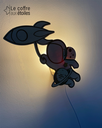 Coffre-aux-etoiles-Applique-lumineuse-lampe-Astronaute-800x800-03.webp