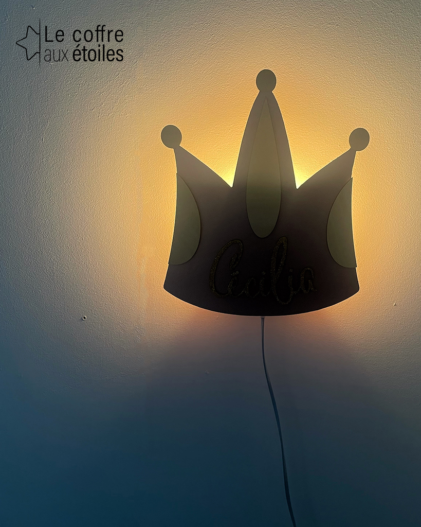 Coffre-aux-etoiles-Applique-lumineuse-lampe-Couronne-800x800-04.webp