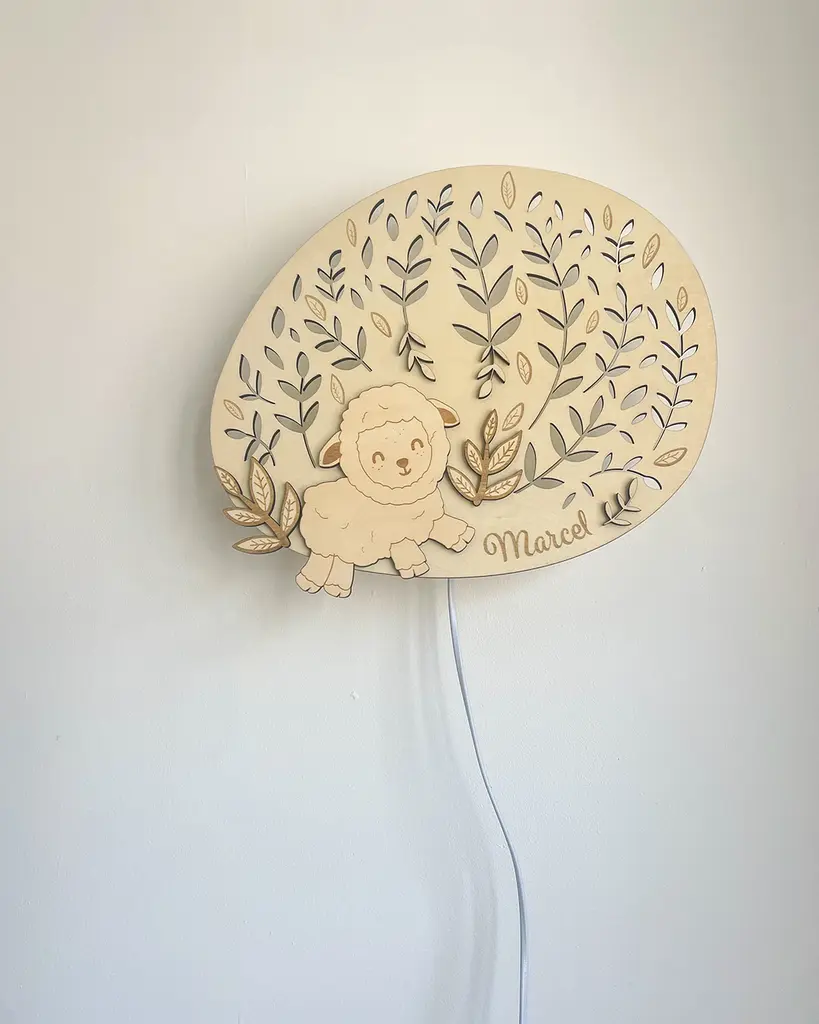 Coffre-aux-etoiles-Applique-lumineuse-lampe-mouton-02.webp