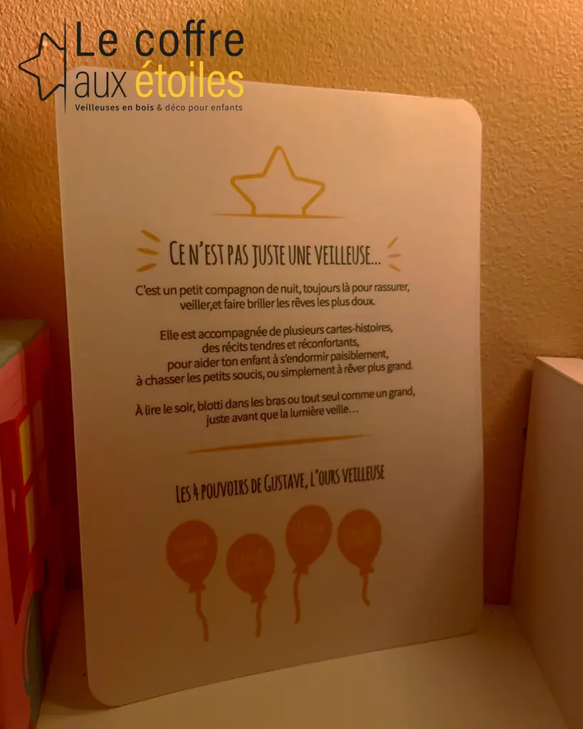 Veilleuse en bois Ourson accompagnée de ses cartes-histoires pour le rituel du sommeil - Le Coffre aux Étoiles