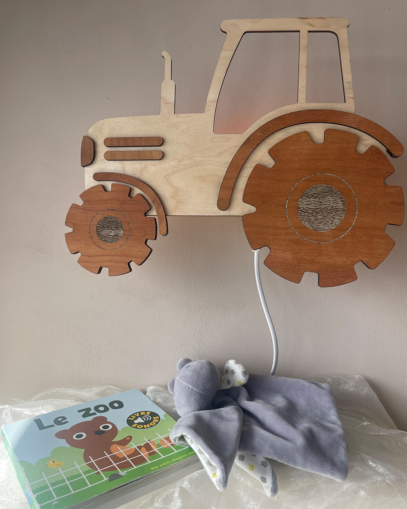 Le-Coffre-aux-etoiles-Veilleuse-Tracteur-1080-04.webp