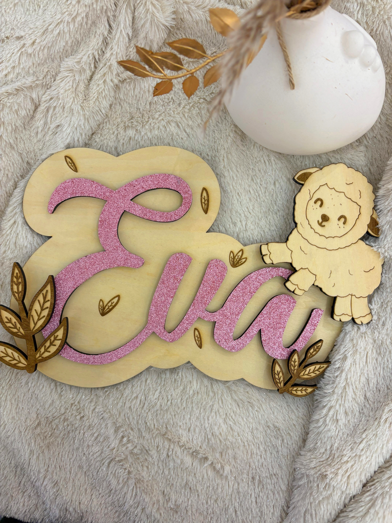 Le-coffre-aux-etoiles-plaque-prenom-mouton-Eva.webp