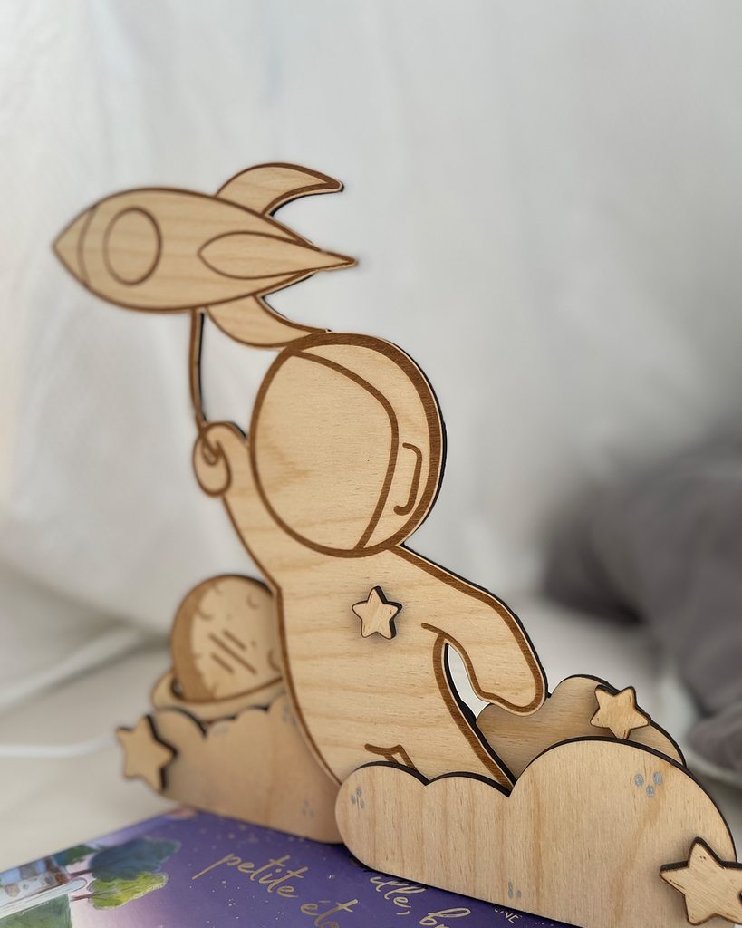 Veilleuse Murale ou à poser - Astronaute (Murale (30cm), Je ne souhaite pas personnaliser l'article)